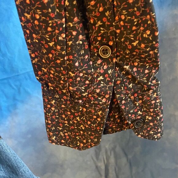 G by Guess Women's Black Floral Button-Up Shirt, Small, 2H-125T013 - Picture 4 of 8